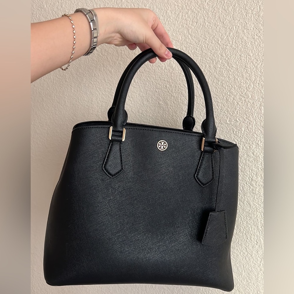 Tory Burch Robinson triple compartment Excellent condition bag